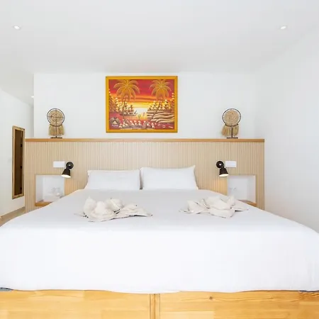 Santi * 卡亚俄萨尔瓦赫